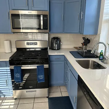 Genevieves Lovely Suite Jersey City Exterior photo